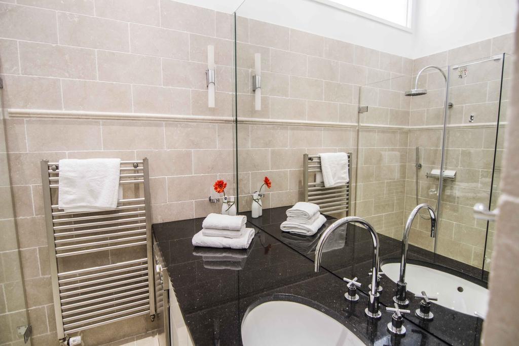Helvetia Suites Dusseldorf Room photo