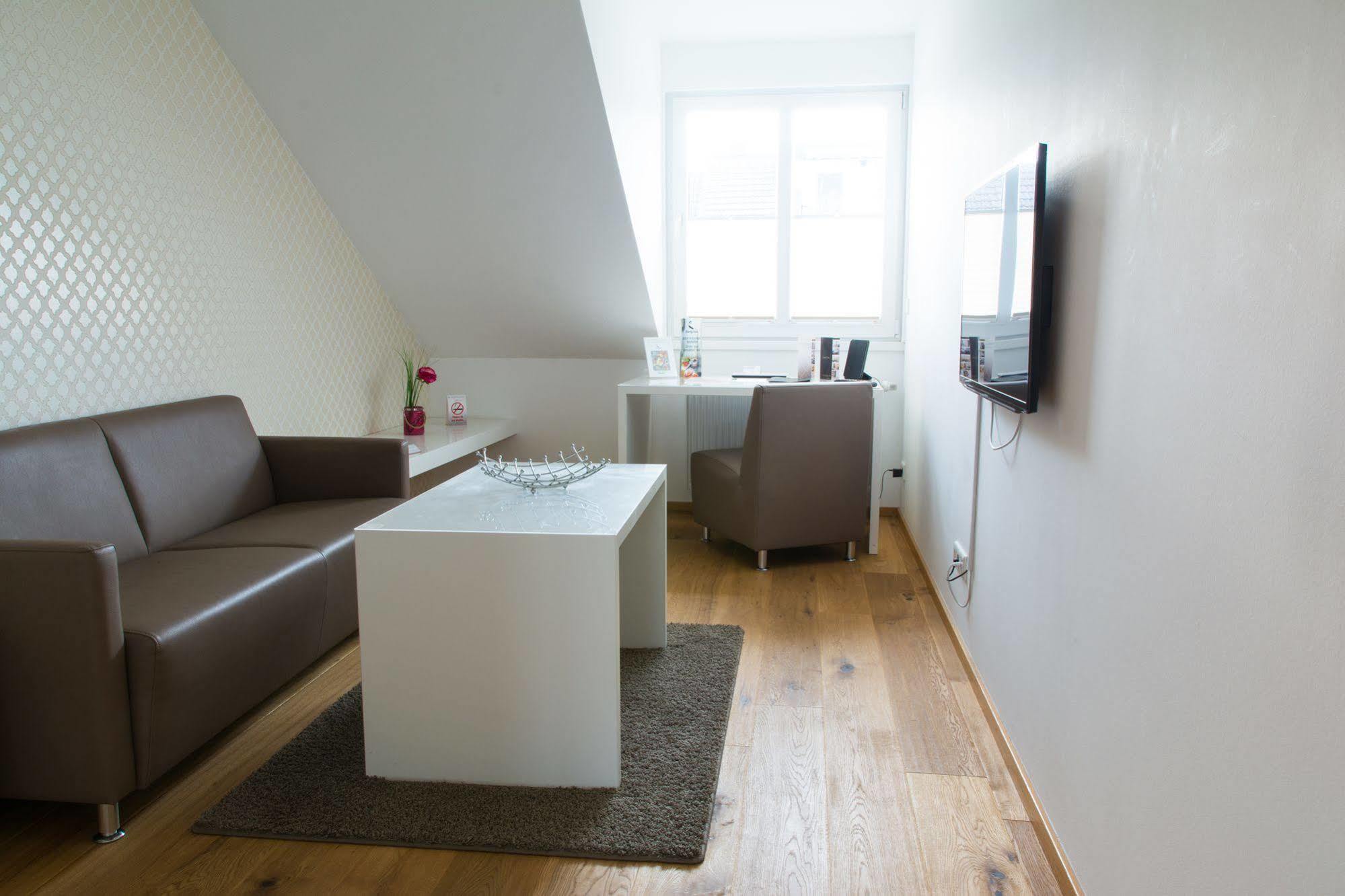 Helvetia Suites Dusseldorf Exterior photo