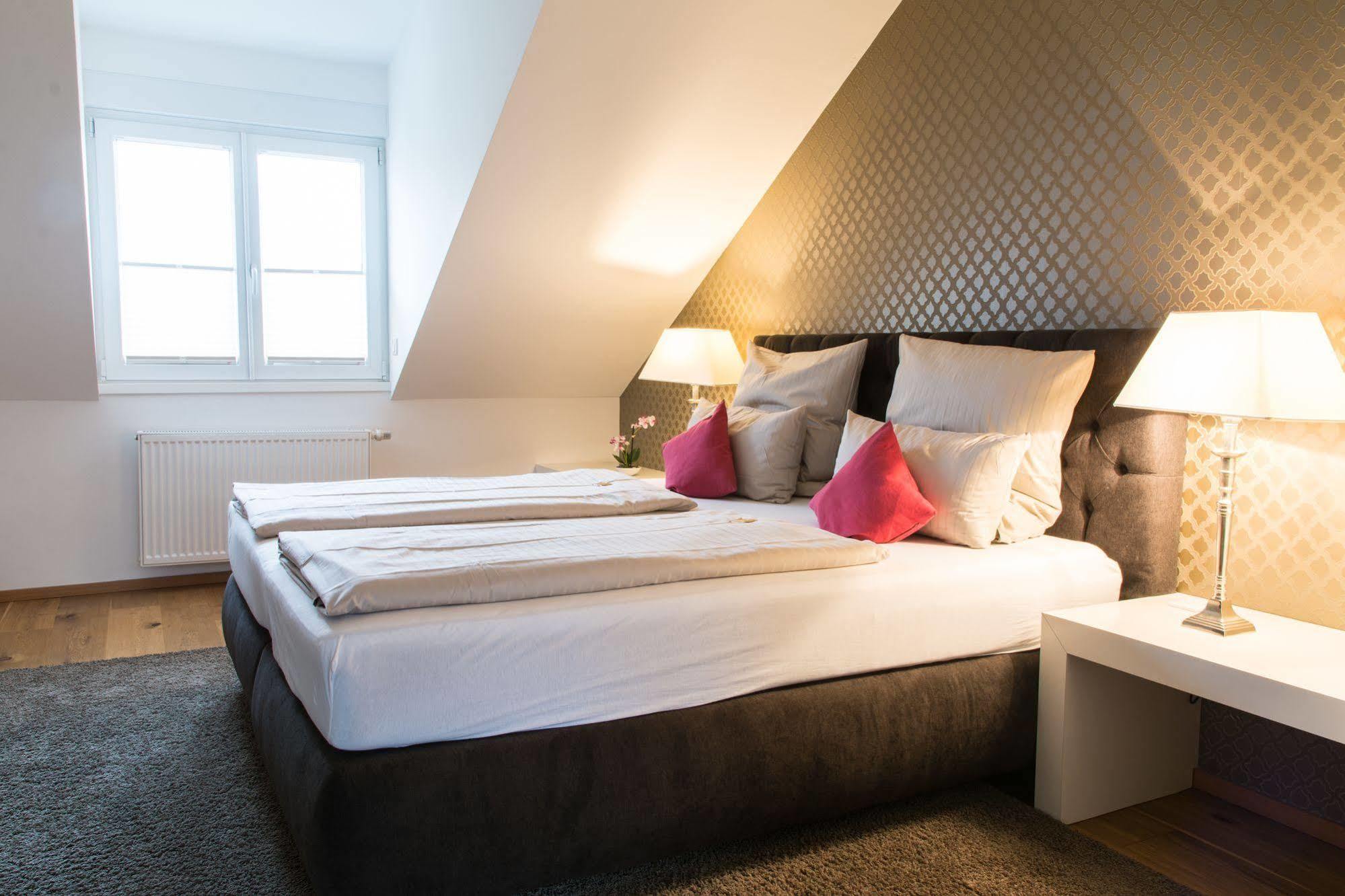Helvetia Suites Dusseldorf Exterior photo